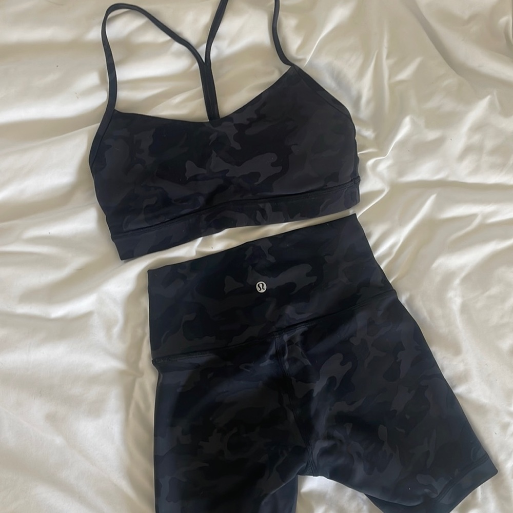 Lululemon camo set - flow y bra (6) and Wunder train 6” shorts (4)